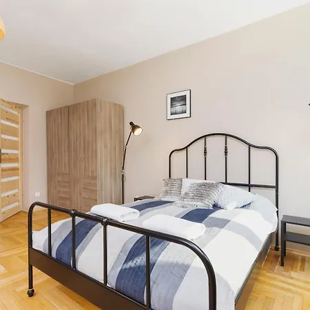 Cracow Chopina By Renters